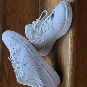 Ladies sneakers
